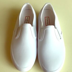 NWOT white Hunter shoes
